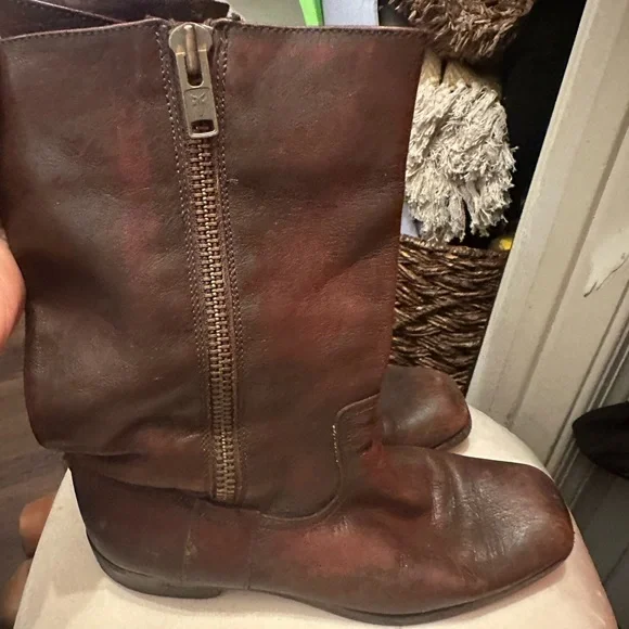 Frye Heath vintage Brown Leather Square-Toe Boots - Picture 4 of 4